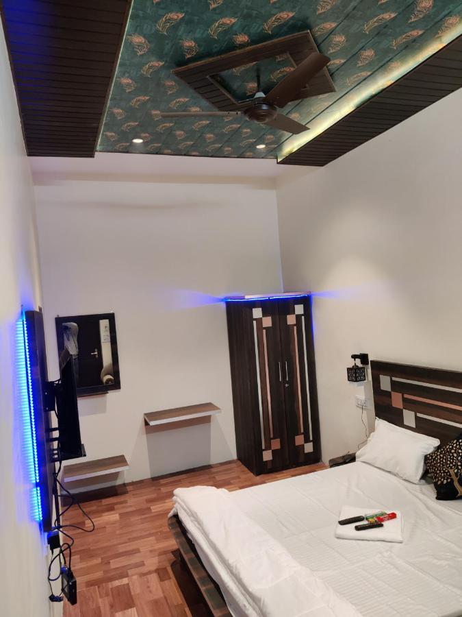 Keshav Hotel Farrukhabad エクステリア 写真